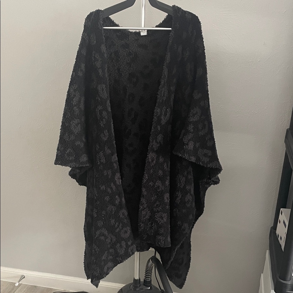Mud Pie Black and Gray Leopard Reversible Chenille Poncho - Picture 4 of 11
